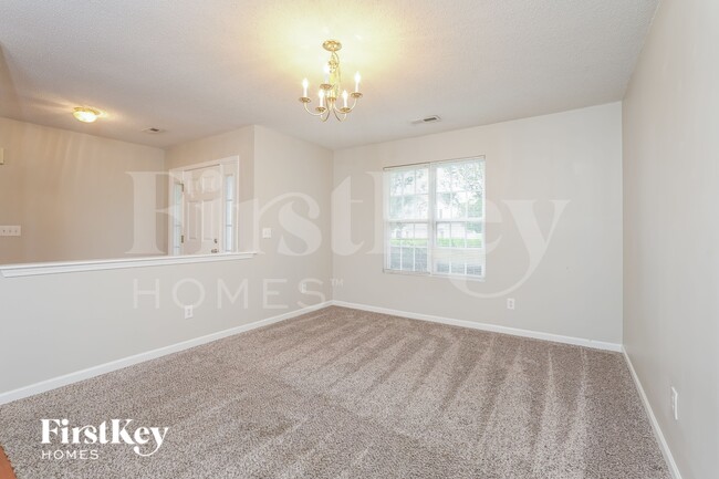 2402 Lannigan Dr