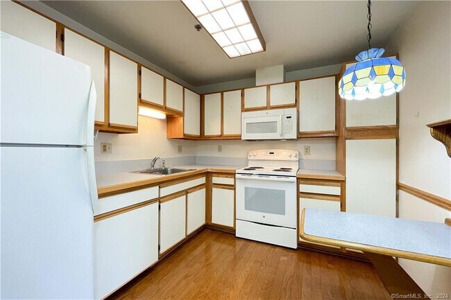 Photo - 111 deKoven Drive Condo Unit 506