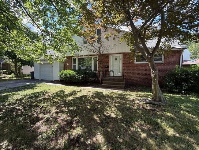 Building Photo - 24113 E Silsby Rd