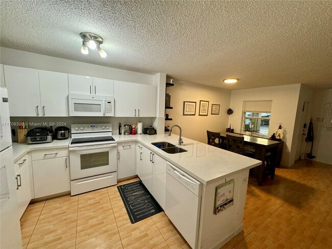 Photo - 5413 SW 125th Ter Townhome