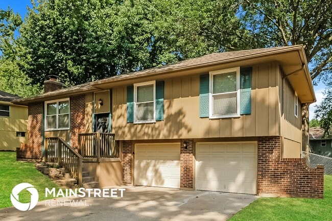 Photo - 513 NE Grant Dr