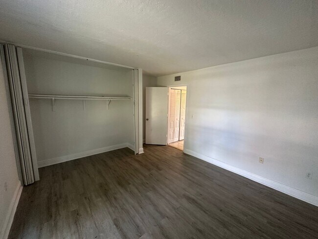 Photo - Kenwood Unit B