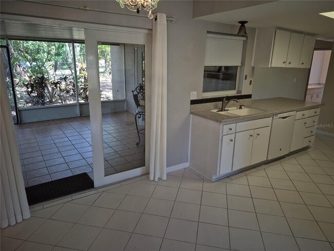 Photo - 9802 Riverview Dr