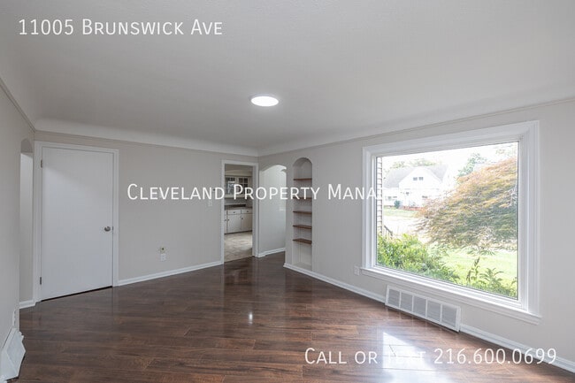 11005 Brunswick Ave