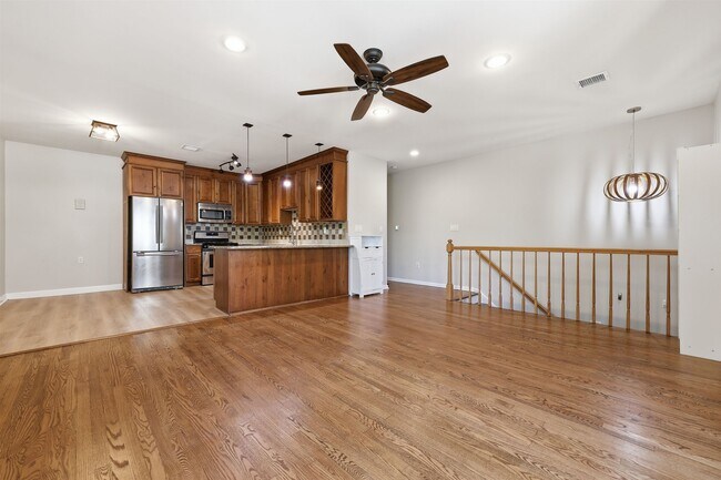 Photo - 215 St Michaels Walk