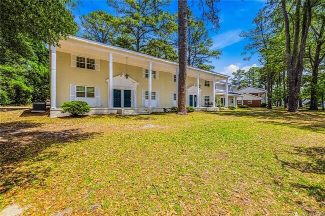 2326 Barrington Cir