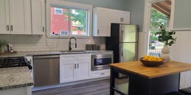 1313 Regent - 1313 Regent House