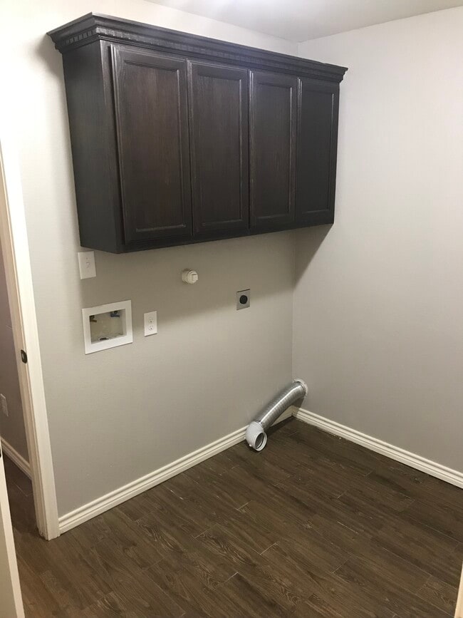 Laundry Room - 2909 Alice Ln