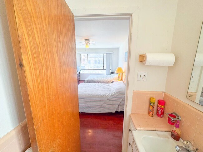 Photo - 639 Broadway Unidad 2
