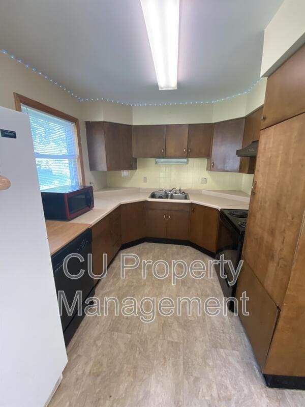 Photo - 205 Briar Ln