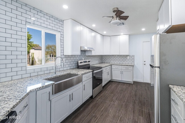 Photo - 7034 S 42nd St