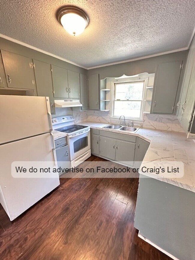 Photo - LaGrange- Decatur Drive