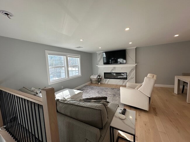 Photo - 456 Parsonage St