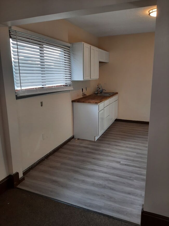 Photo - 2 bedroom with appliances Unit Up
