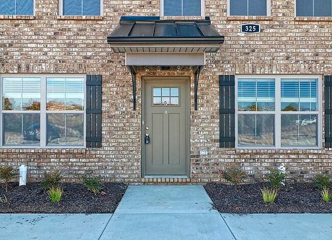 Photo - 325-D Landrum Pl