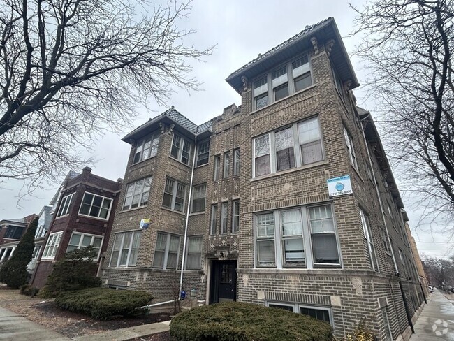 Building Photo - 4501 N Troy St Unit 2 Rental