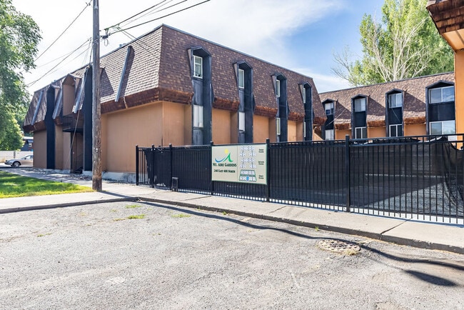 Building Photo - 240 E 400 N