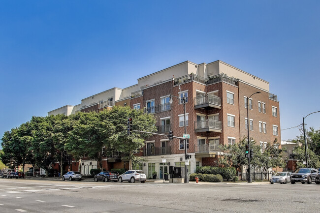 Building Photo - 1155 W Roosevelt Rd