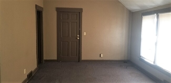 Photo - 911 Camden Ave SW Apartments Unit 3
