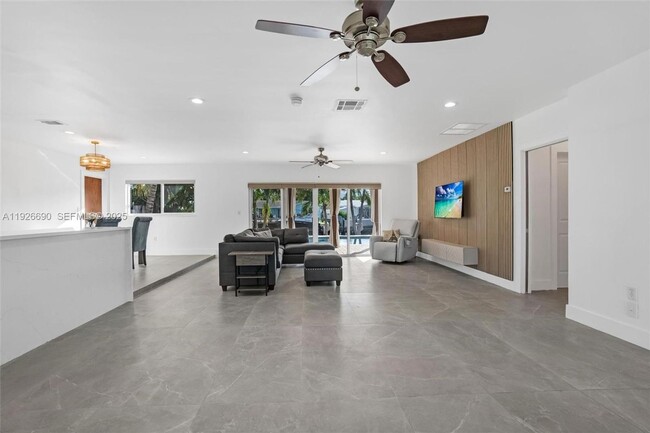 Photo - 1478 NE 57th St