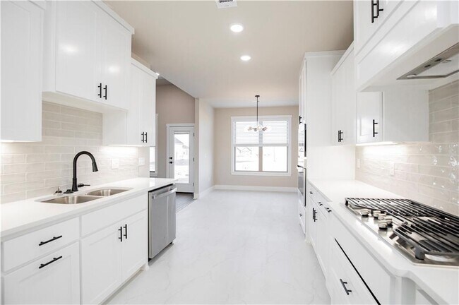 Photo - 6804 SW Basswood Ave