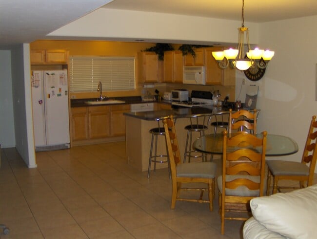 Photo - 500 N Forgeus Ave Unidad 100