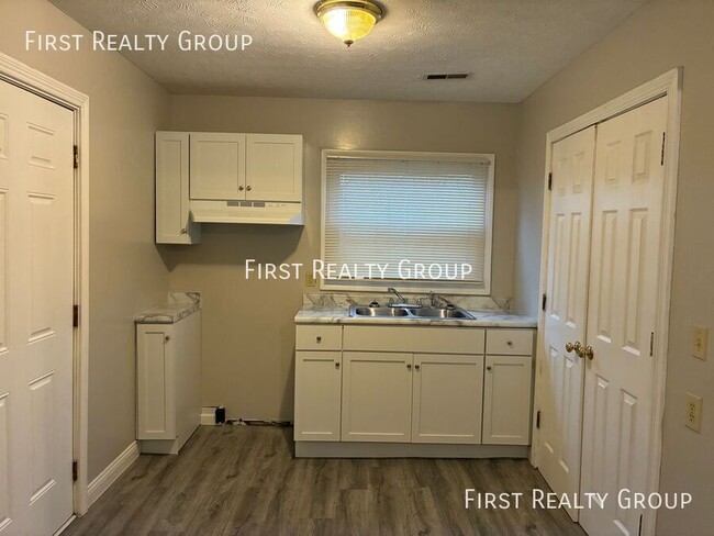 Photo - 7260 Mentz Rd