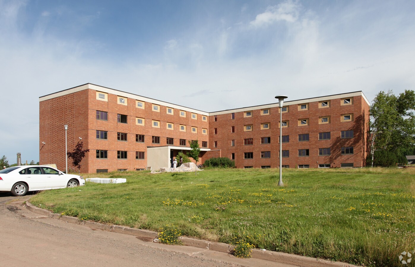 Photo - Ross Hall Apartments