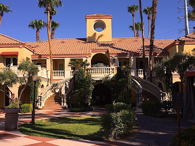 Building Photo - 220 E Flamingo Rd