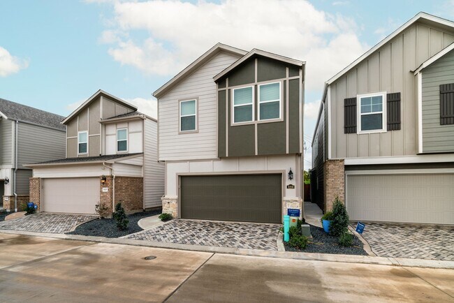 8209 Rising Stream Dr