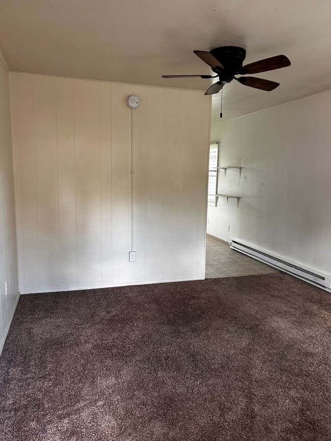 519 1/2 S Almon St Unit F