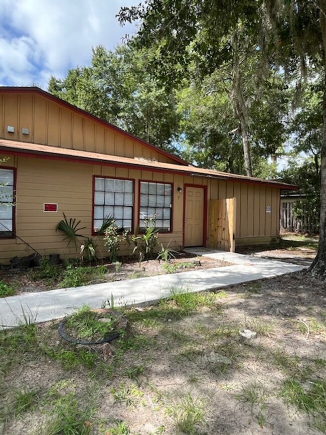 2-bedroom, 1-bathroom home in the Pine Rid... - 2-bedroom, 1-bathroom home in the Pine Rid...