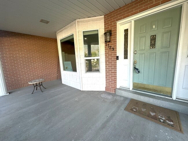 Photo - 1729 Colchester Ct