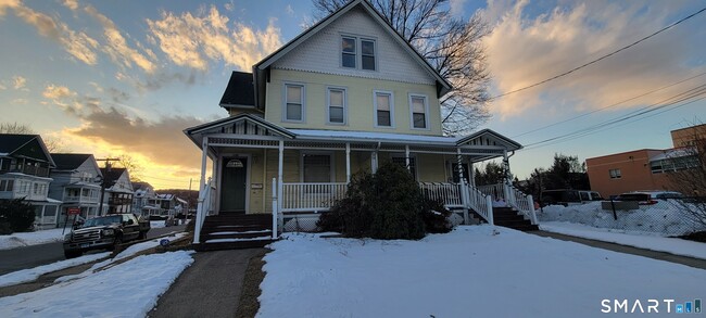 Building Photo - 130 Church St