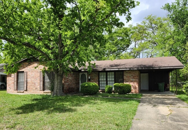 Building Photo - 1381 Biscayne Dr