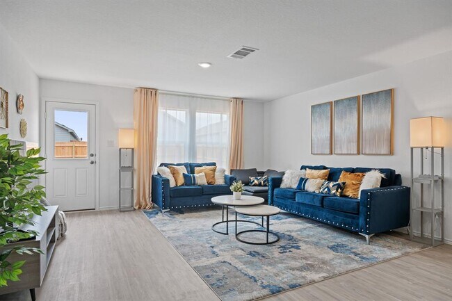 Photo - 714 Killdeer Trl House