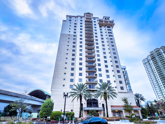 Building Photo - 1478 Riverplace Blvd Unit 401 Rental