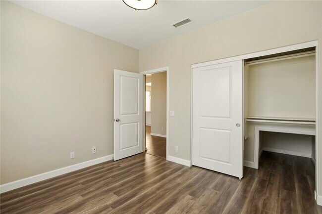 Photo - 55 Jade Flower