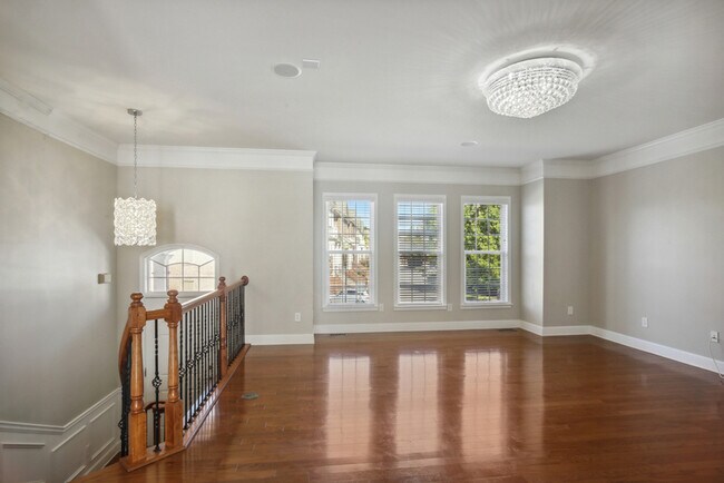 Photo - 5037 Colchester Ct