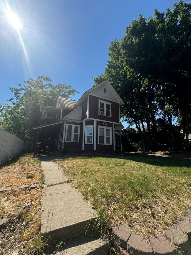 Photo - 605 N Ruby St Unit 1
