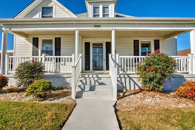 Photo - 1624 Edgemont Ave