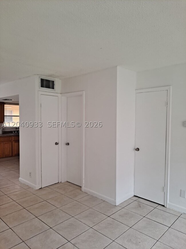 2560 NW 52nd Ave