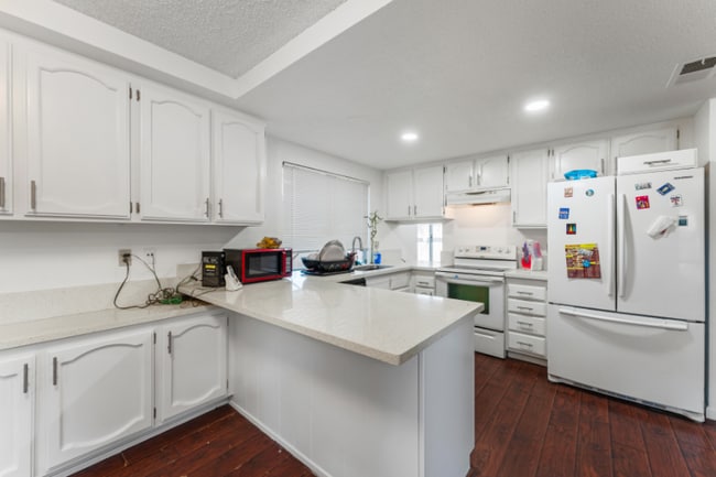 Photo - 1130 Rudger Way