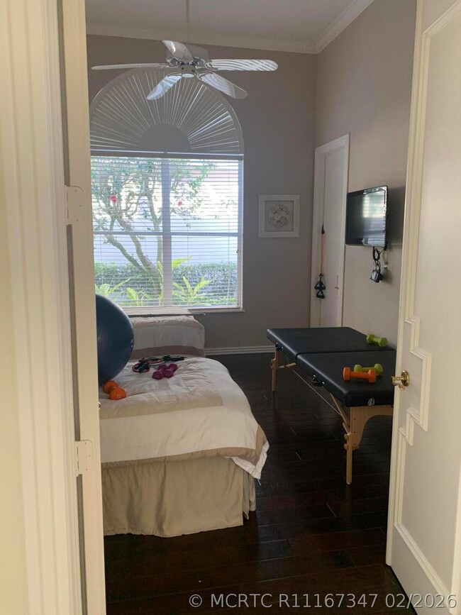 Photo - 105 Windward Dr