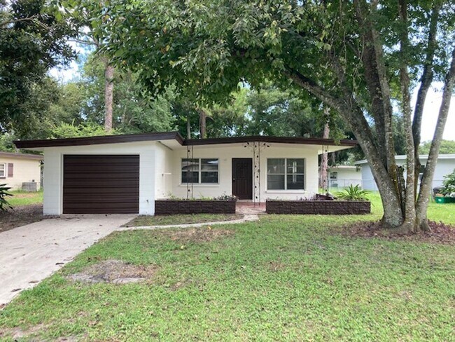 Building Photo - 2 Bed 1 Bath Home | Pet Friendly | Washer ...