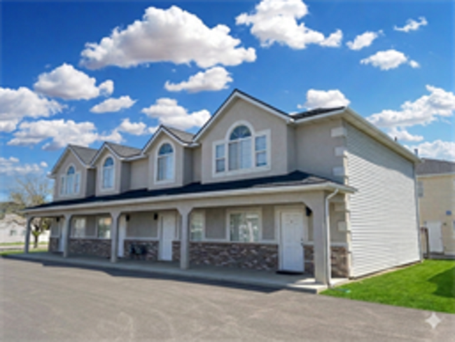 Building Photo - 771 W 350 N