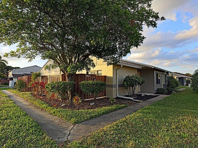 Photo - 5264 Cedarbend Dr Unit 5264-3 Cedarbend Drive