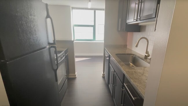 Photo - 51 W Huron St Unidad 2W