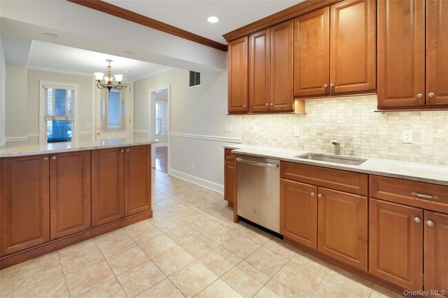 Photo - 147 Beekman Ave Unit 1st Floor