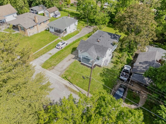 Photo - 3728 Standish Ave